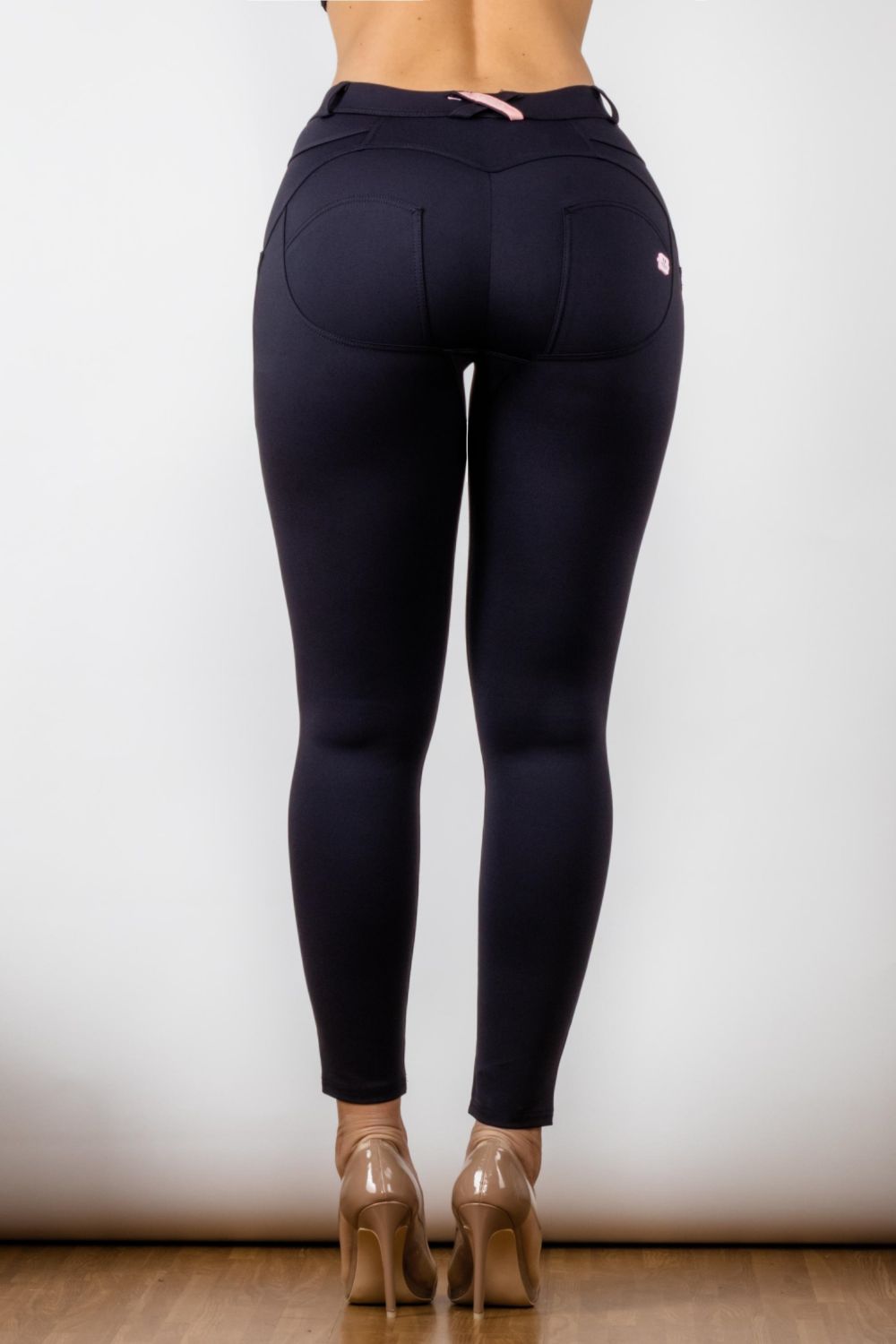 Full Size Contrast Detail Buttoned Leggings